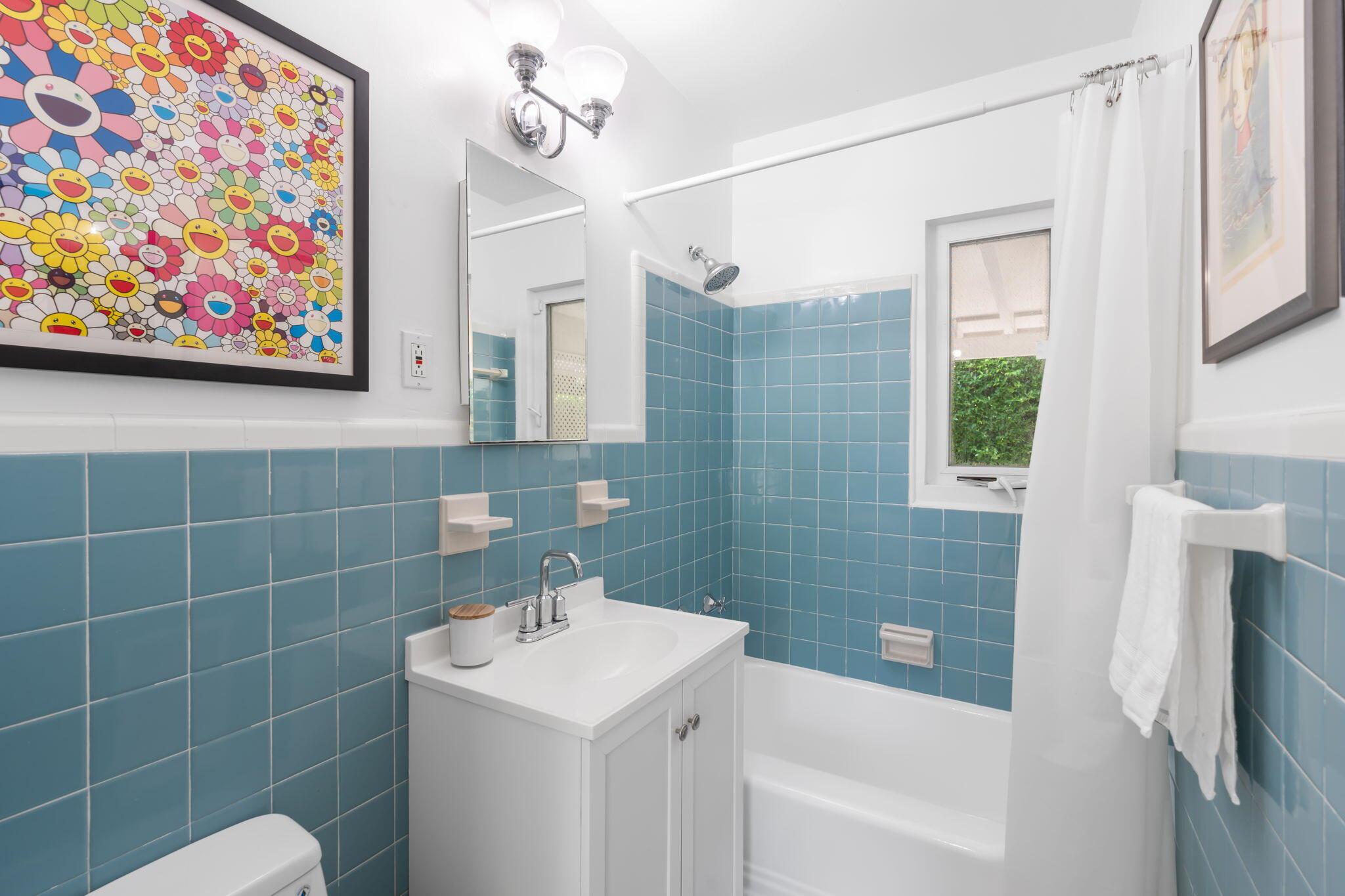 JAMAICA LANE IN - Residential