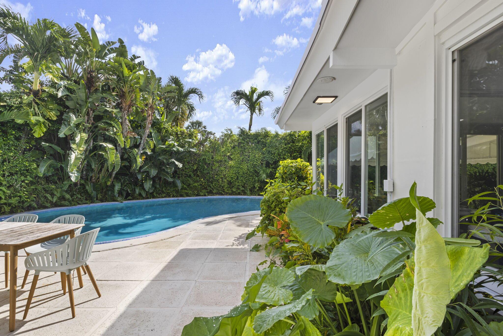 JAMAICA LANE IN - Residential