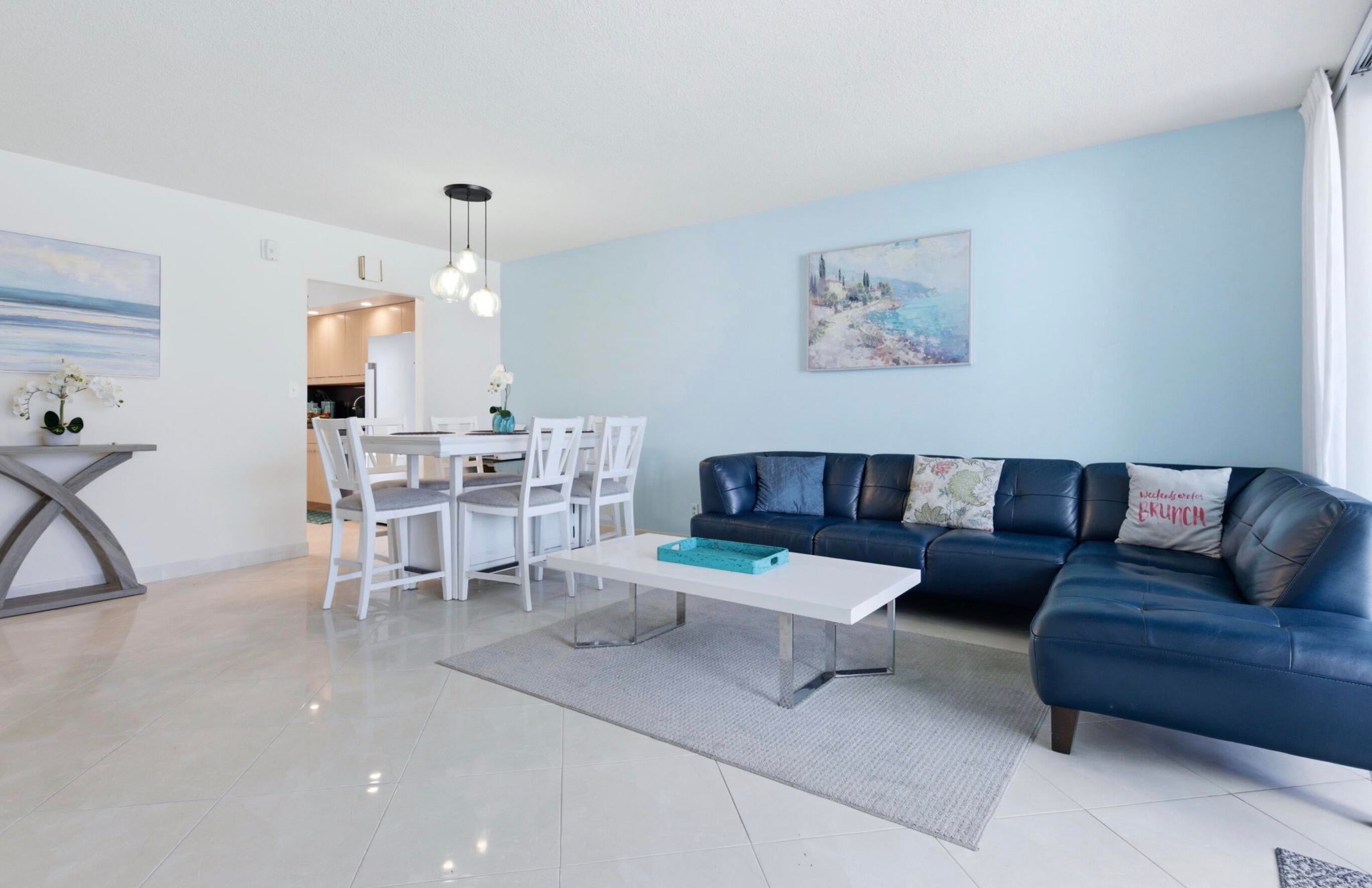 1057 Hillsboro Mile 214