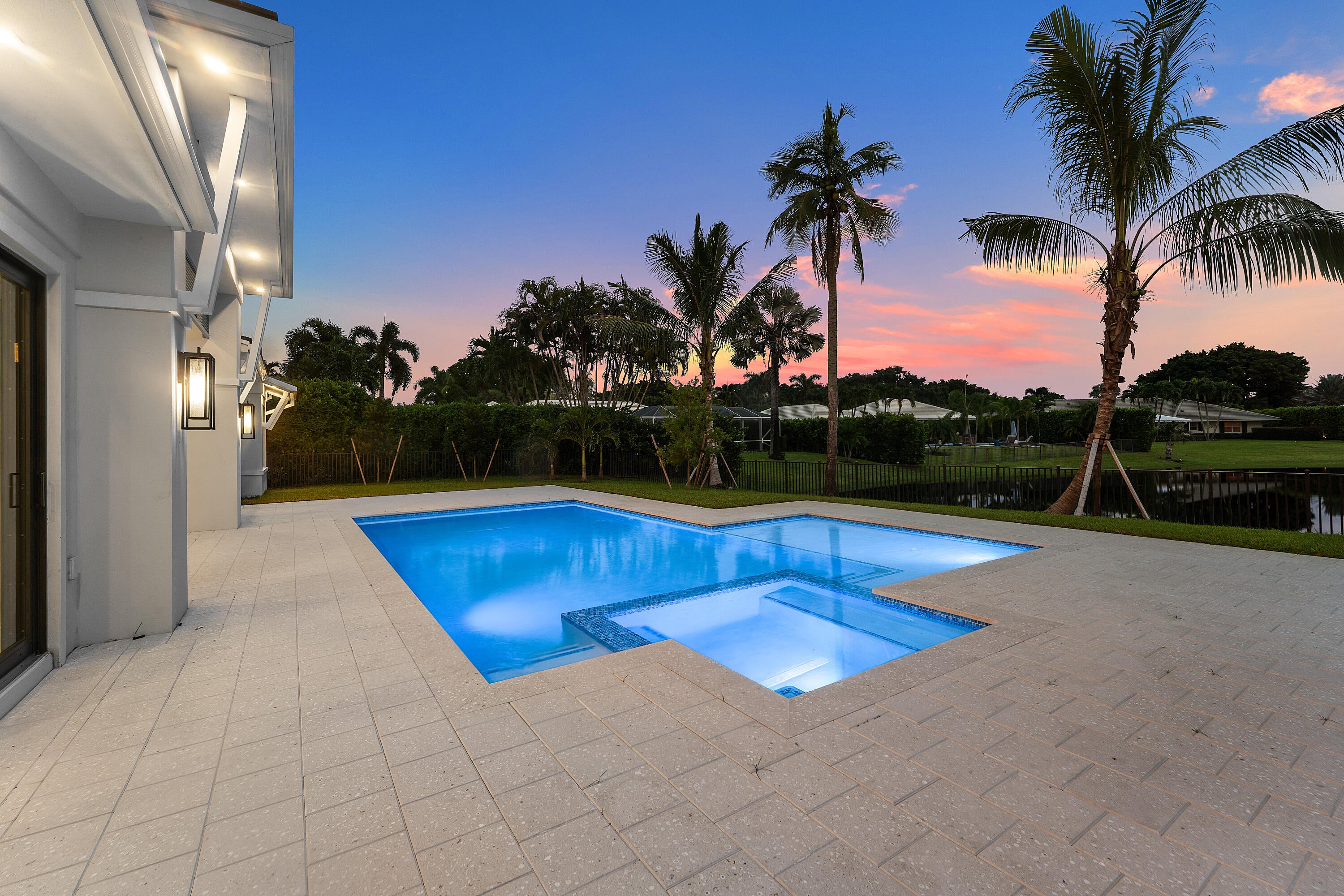 Properties | Stephanie Kaufman 4915 King Palm Circle