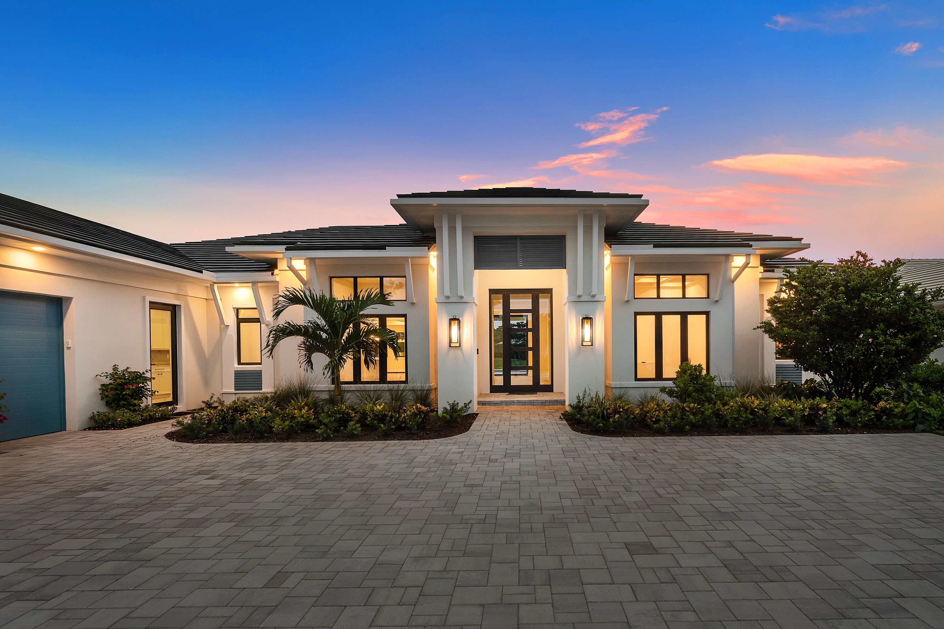 Properties | Stephanie Kaufman 4915 King Palm Circle