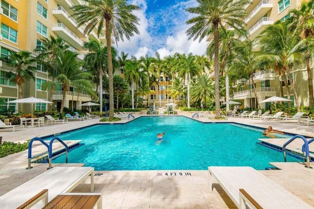 Photo of 100 NE 6th Street #608, Boynton Beach, FL 33435 (MLS # R10954712)