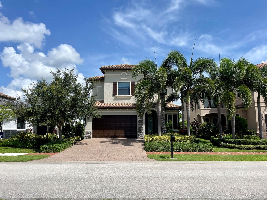Photo of 569 SE Fascino Circle, Port St Lucie, FL 34984 (MLS # R10913035)