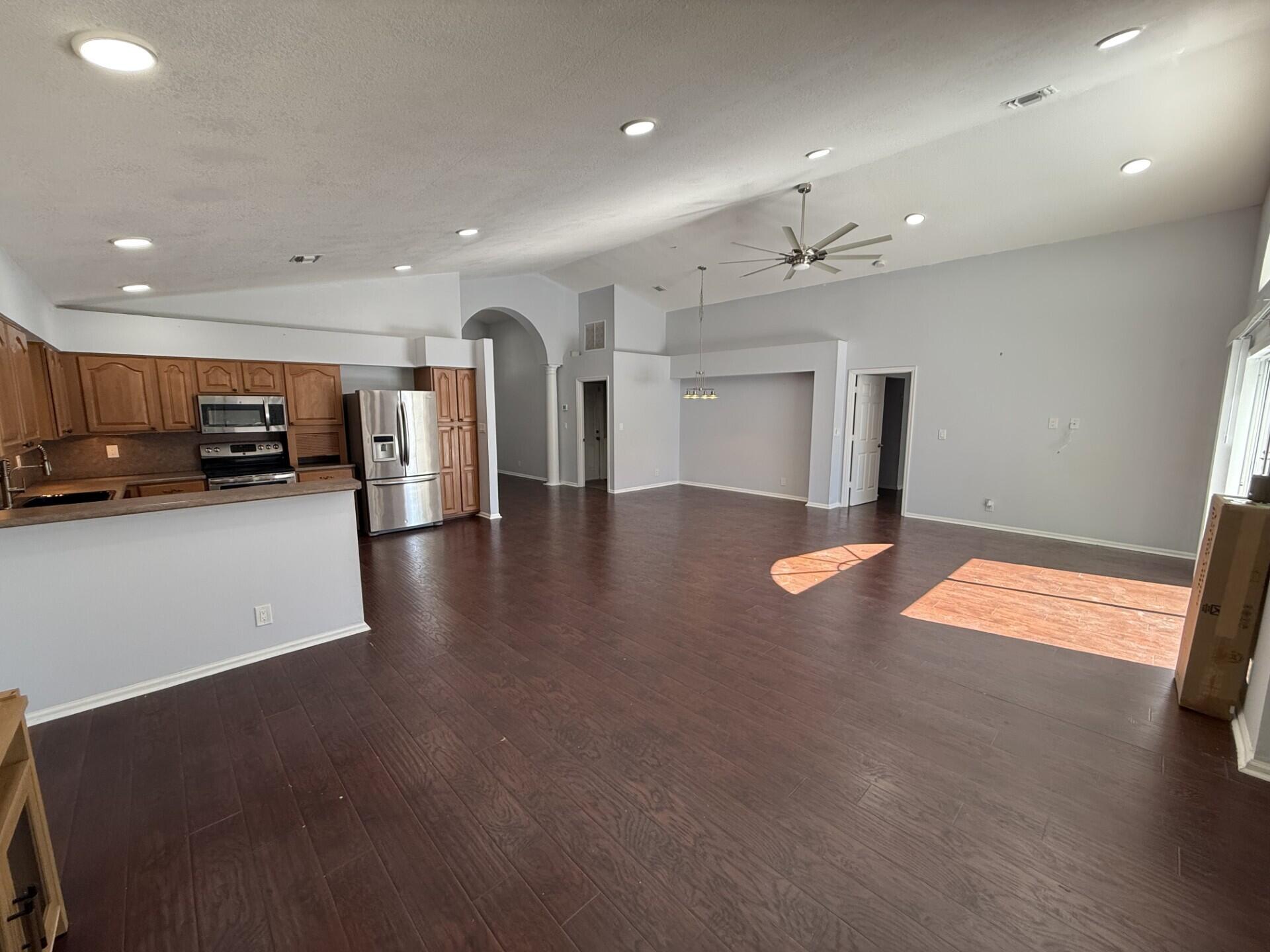 EMERALD FOREST OF WELLINGTON - Residential Lease