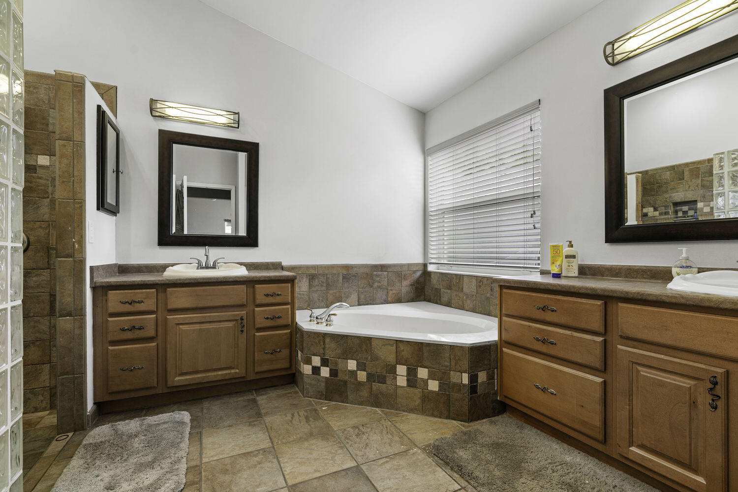 EMERALD FOREST OF WELLINGTON - Residential Lease