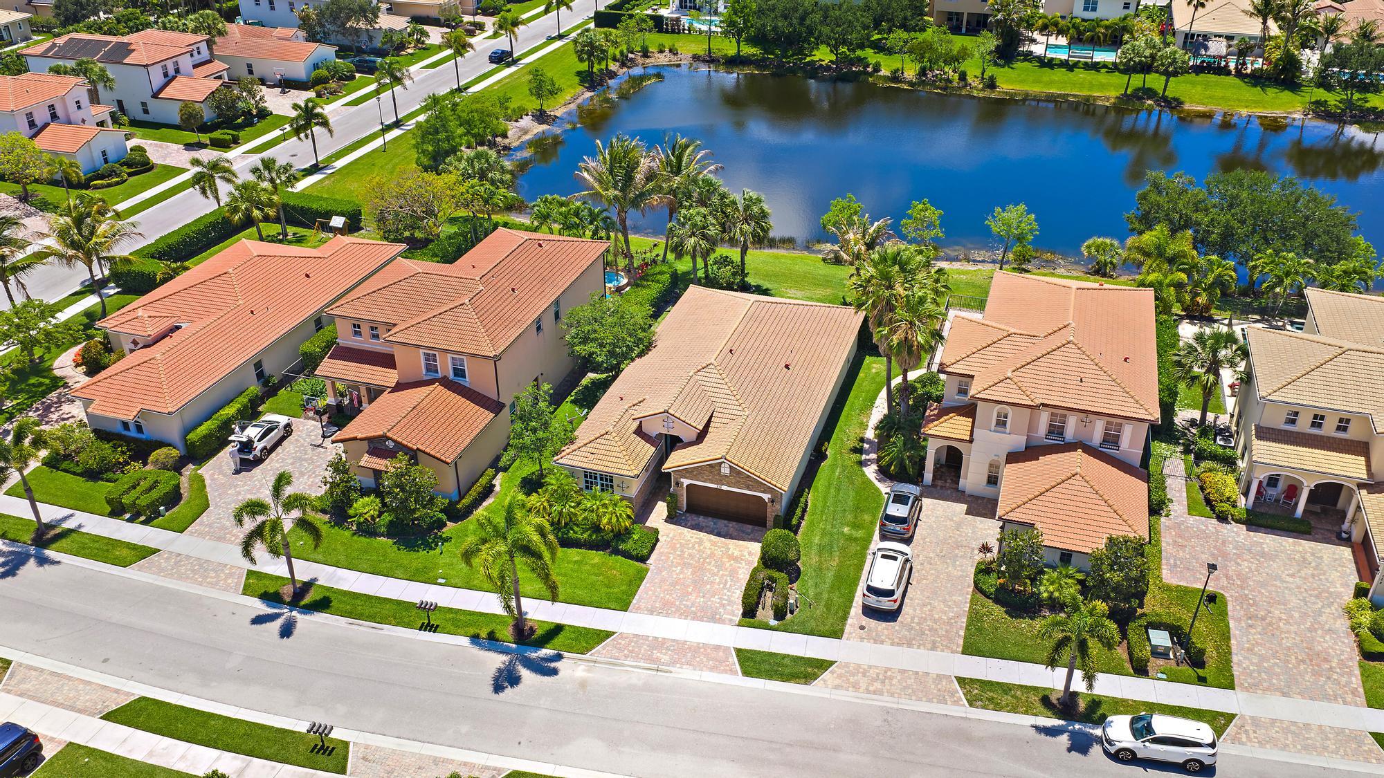 LOXAHATCHEE RESERVE NORTH - Residential