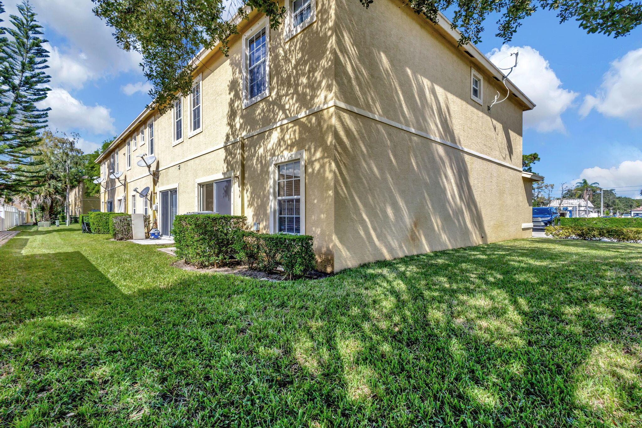 SUGAR POND MANOR OF WELLI - Residential Lease