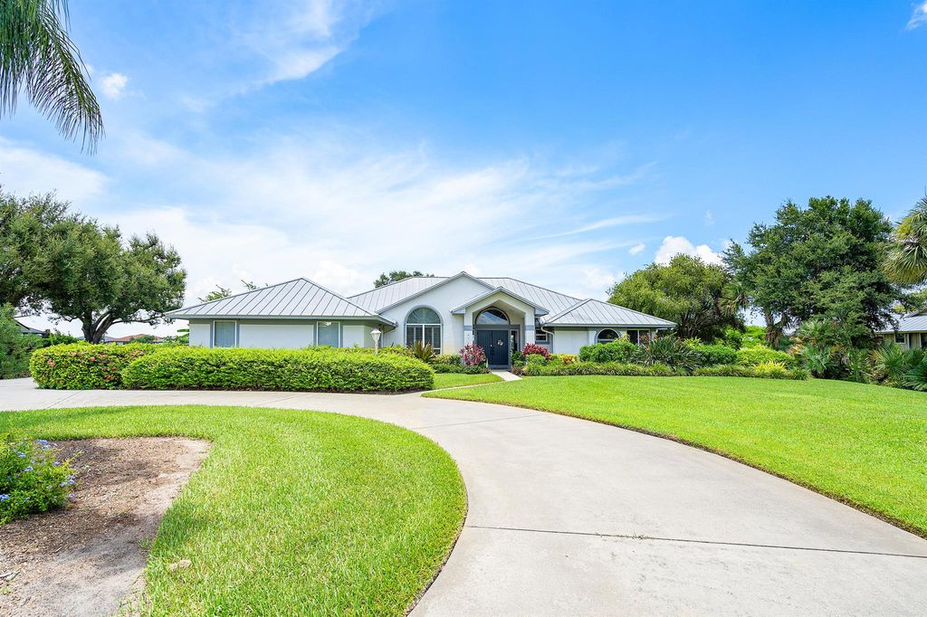 Photo of 4761 SW Bimini Circle N, Palm City, FL 34990 (MLS # R11008206)