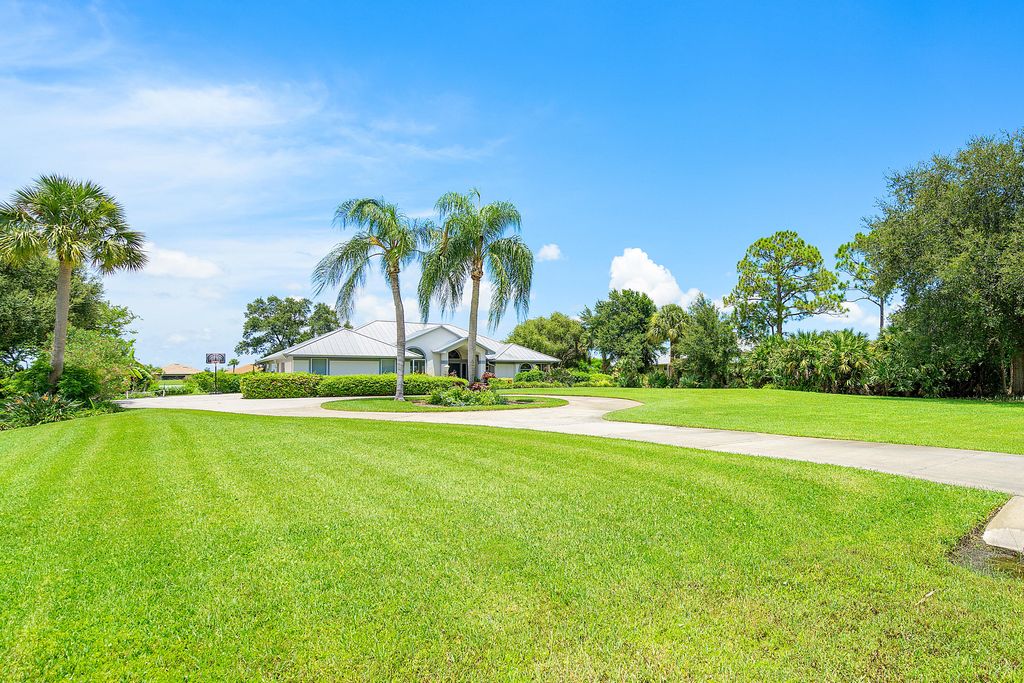 Photo of 4761 SW Bimini Circle N, Palm City, FL 34990 (MLS # R11008206)