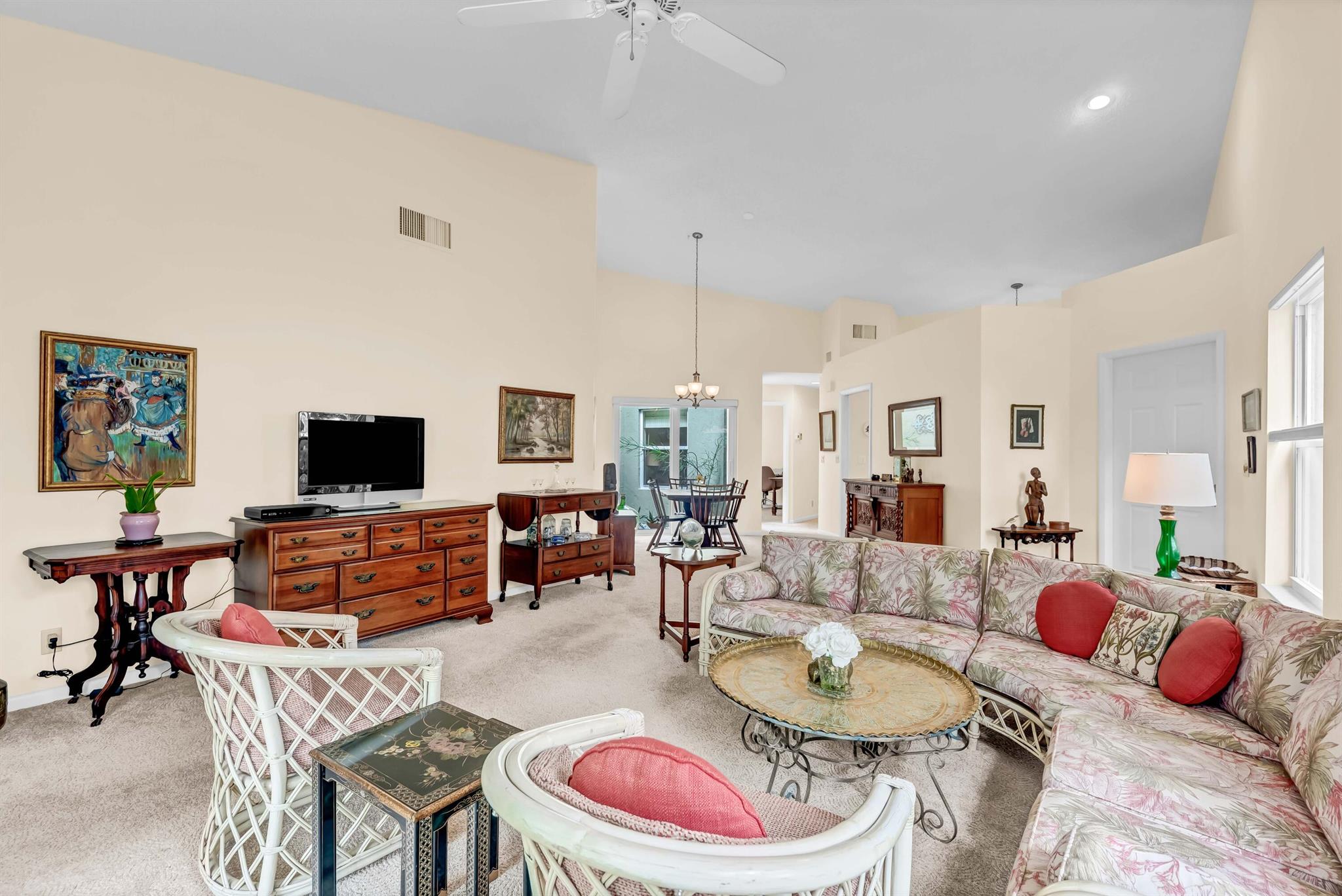 2437 SW Foxpoint Trail