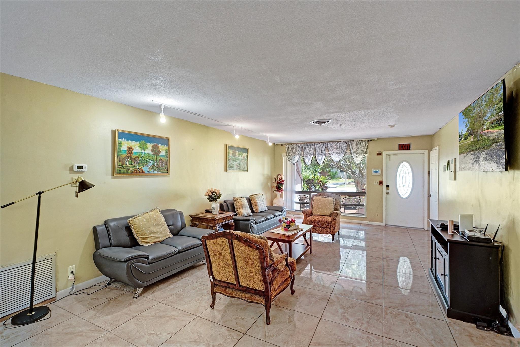 Hollywood Hills Amd 6-31 - Residential Lease