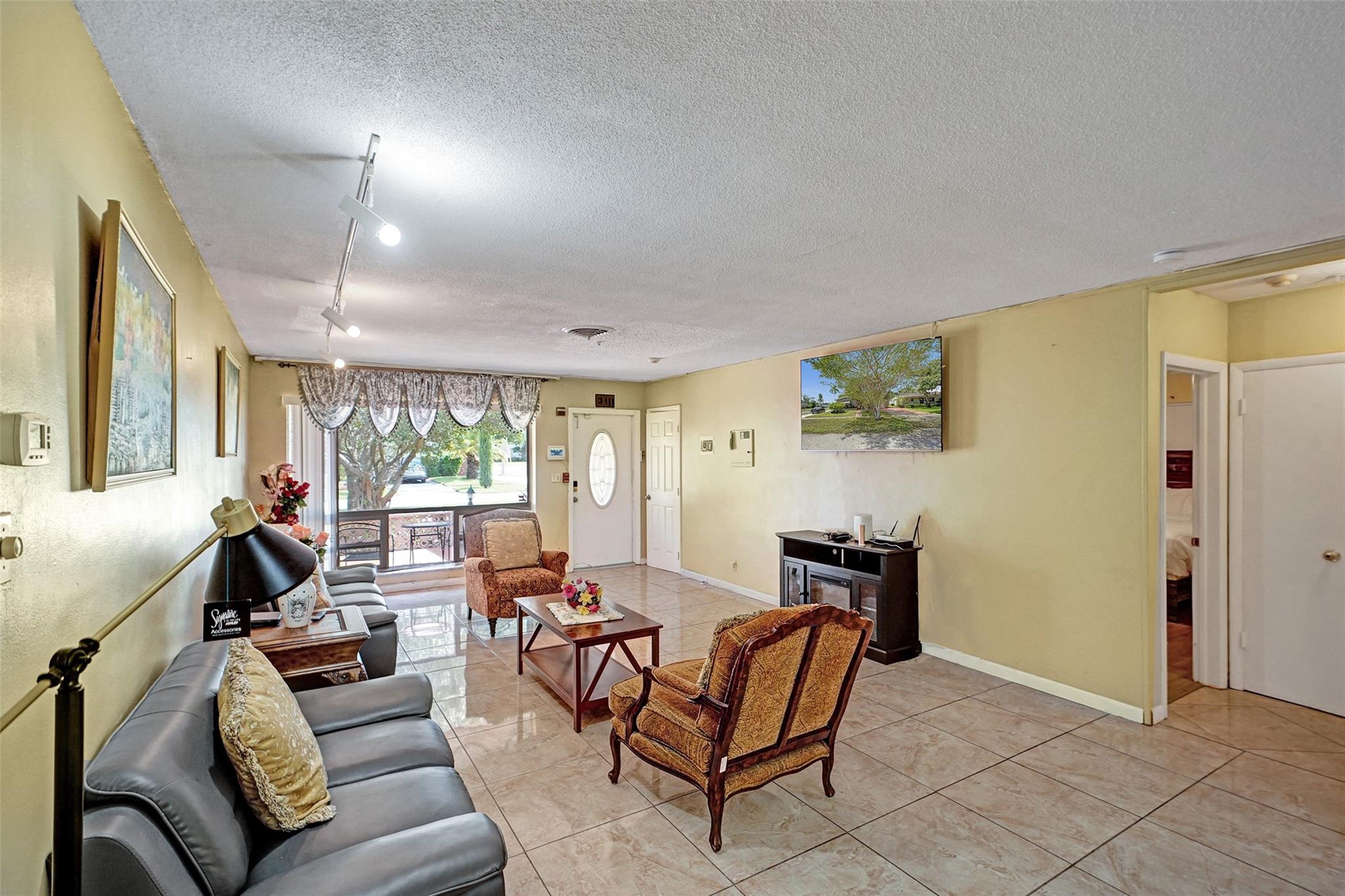 Hollywood Hills Amd 6-31 - Residential Lease