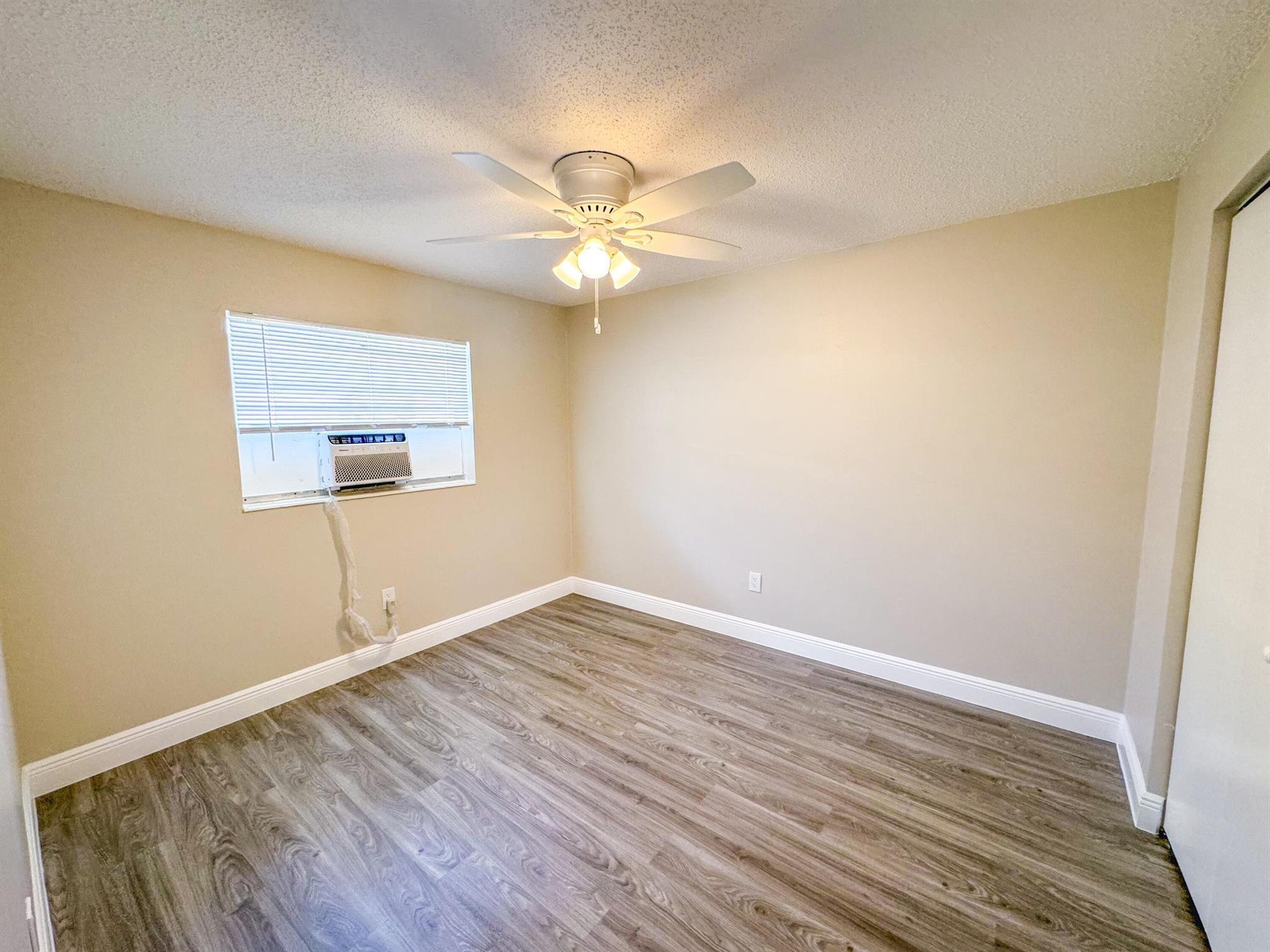 MODEL LAND CO - Residential Lease