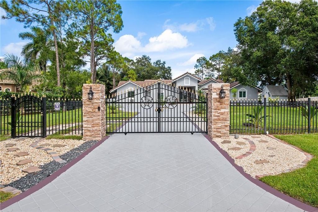 Photo of 6344 NW 74th Terrace, Parkland, FL 33067 (MLS # F10441159)
