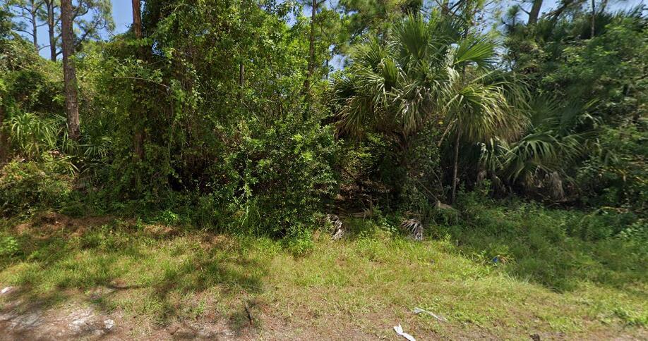 Great opportunity to build your dream home on a beautiful lot in quaint neighborhood of Vero Beach!