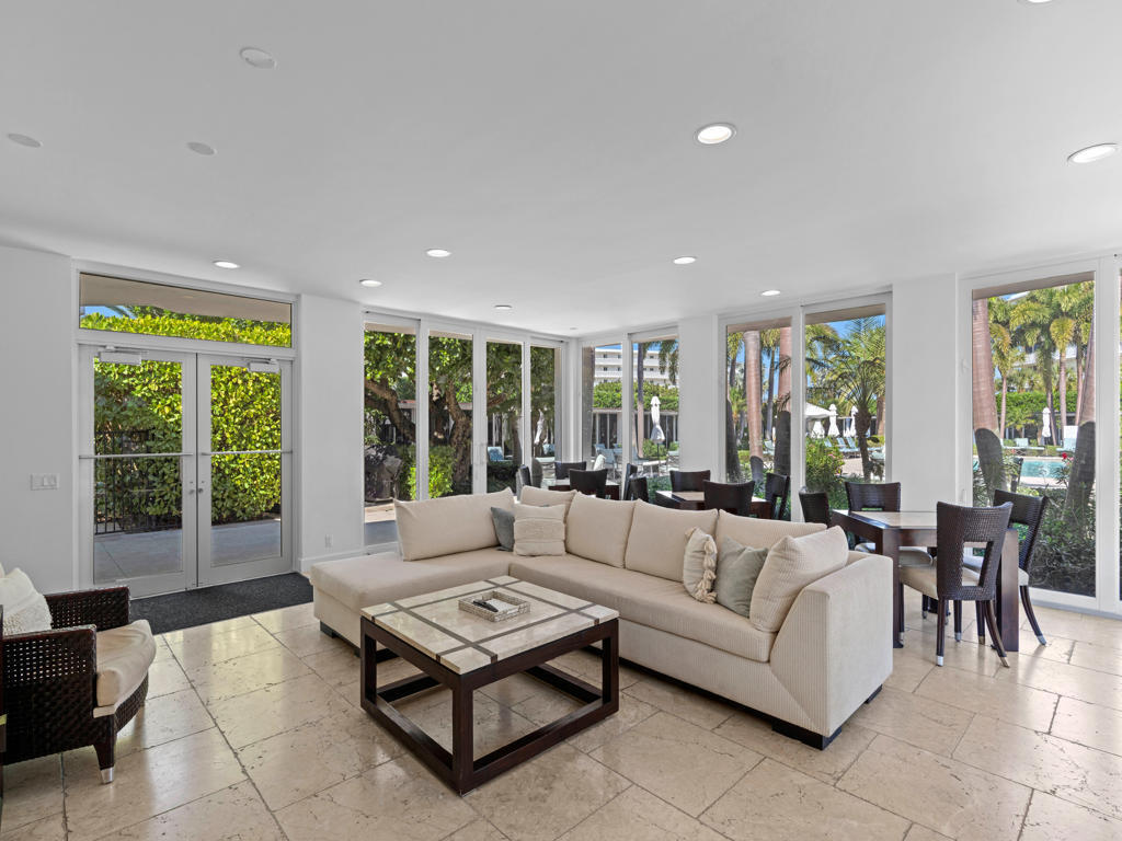 TWENTY FIVE HUNDRED SOUTH OCEAN BLVD CONDO - Residential
