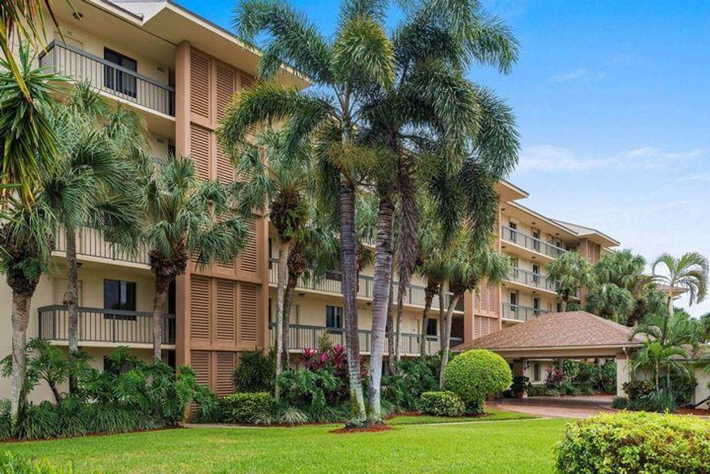 Photo of 2601 Marina Isle Way #103, Jupiter, FL 33477 (MLS # R10947666)