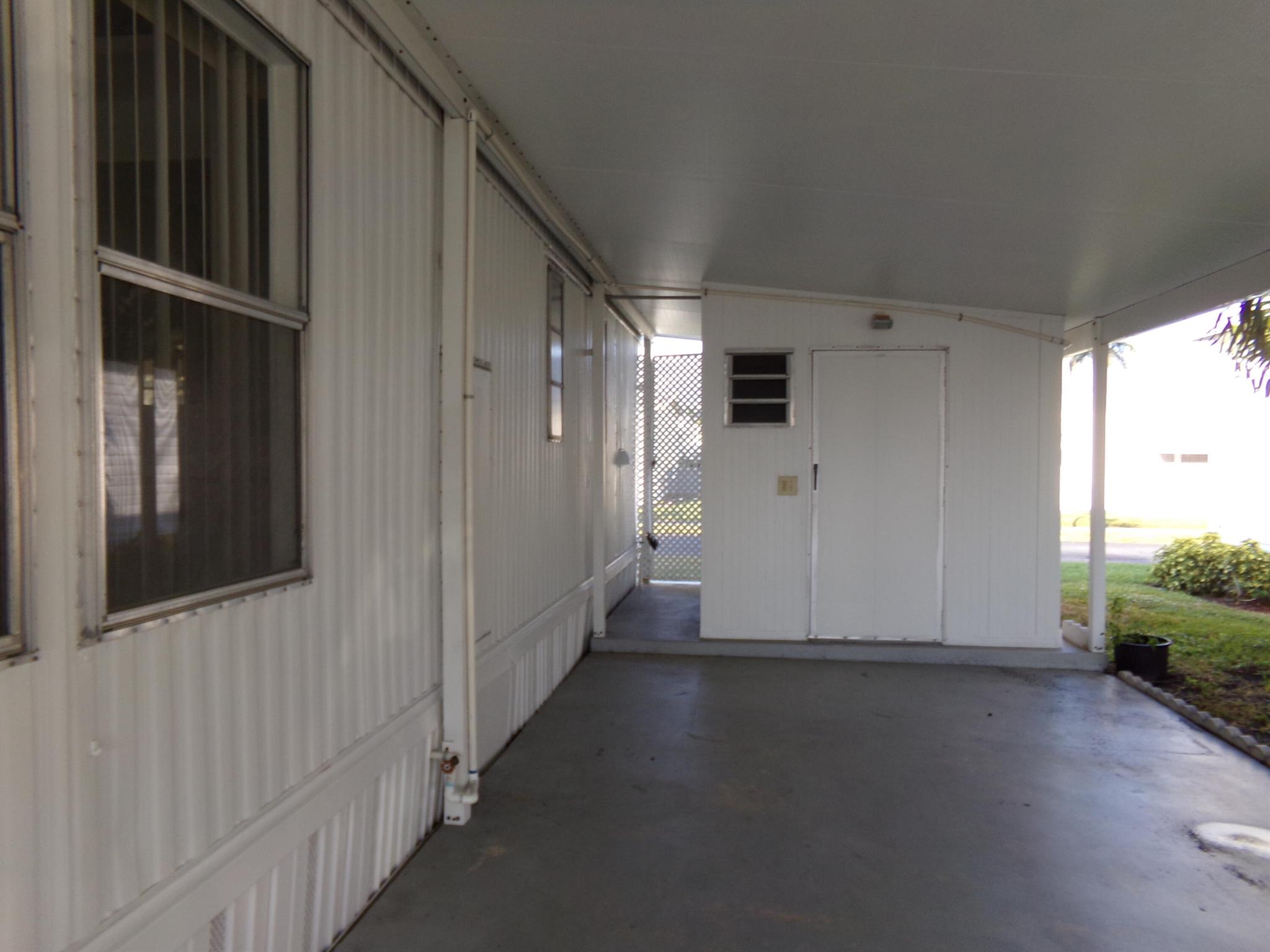 JAMAICA BAY MOBILE HOME C - Residential