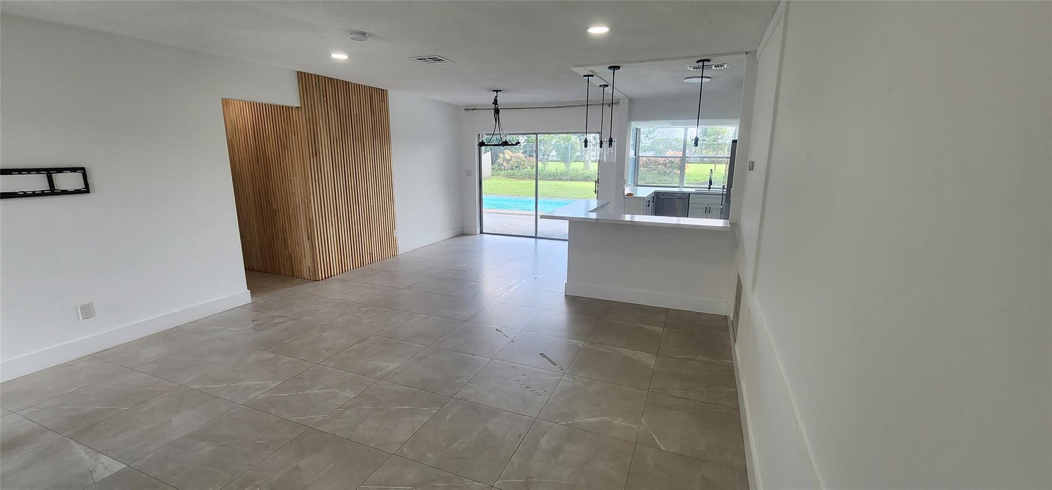 Lauderdale Lakes East Gat - Residential Lease