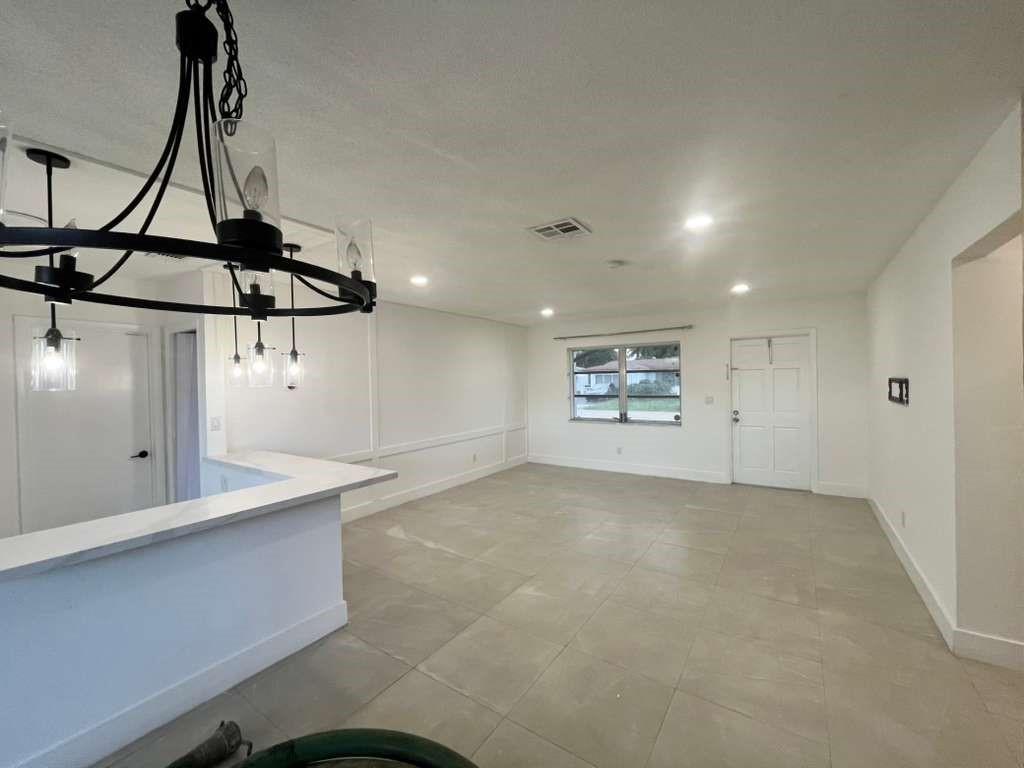 Lauderdale Lakes East Gat - Residential Lease