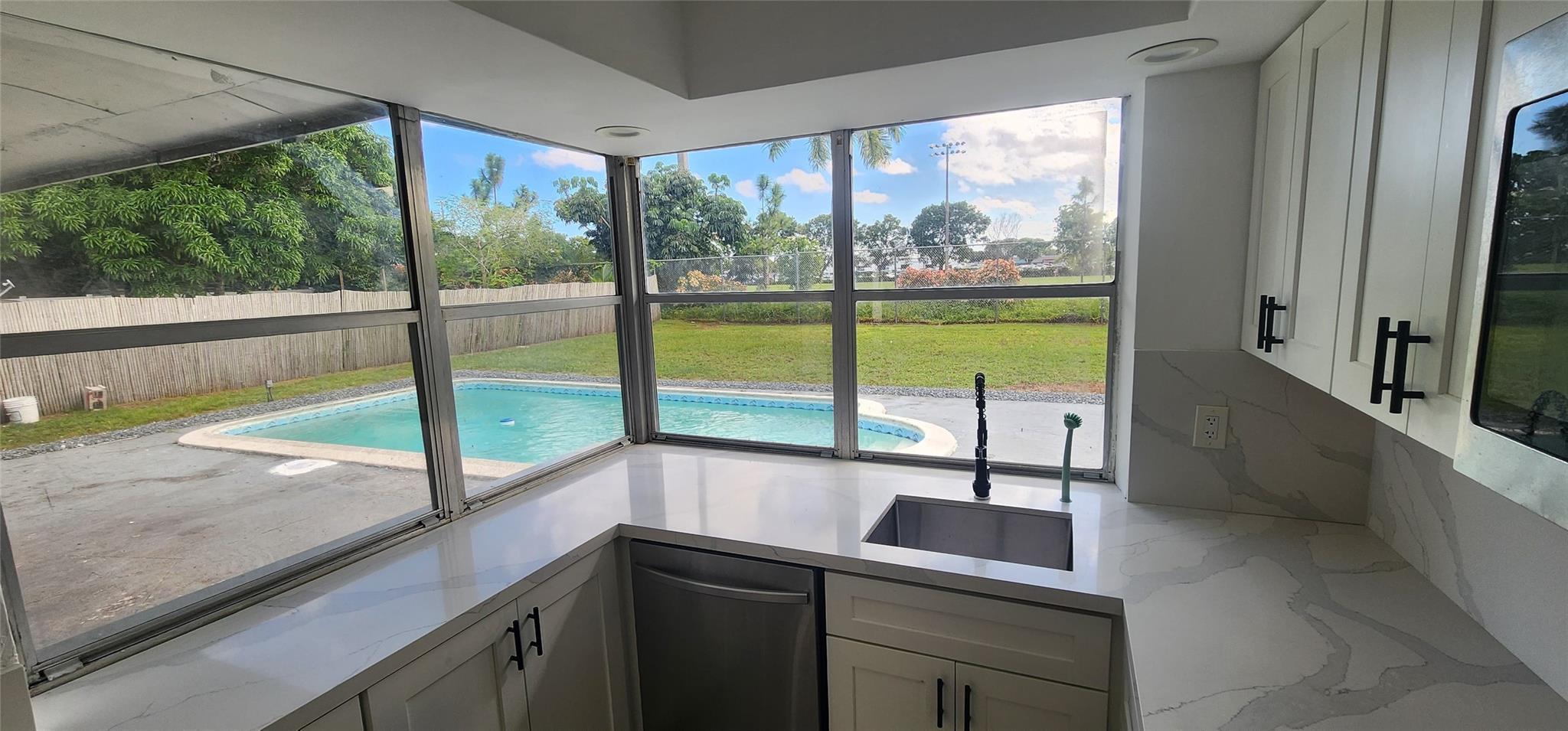 Lauderdale Lakes East Gat - Residential Lease