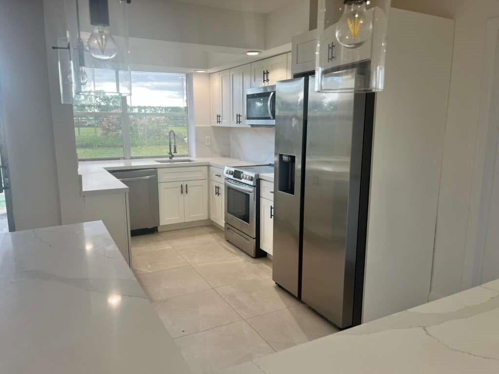 Lauderdale Lakes East Gat - Residential Lease