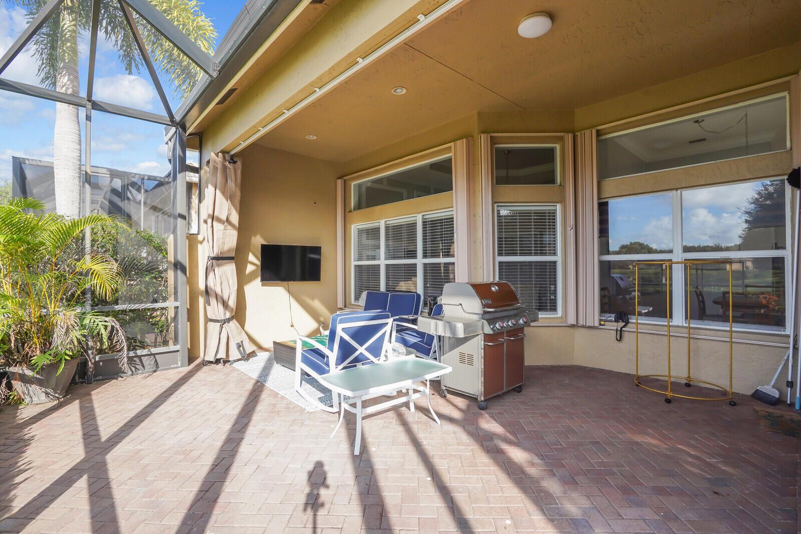 VALENCIA POINTE - Residential