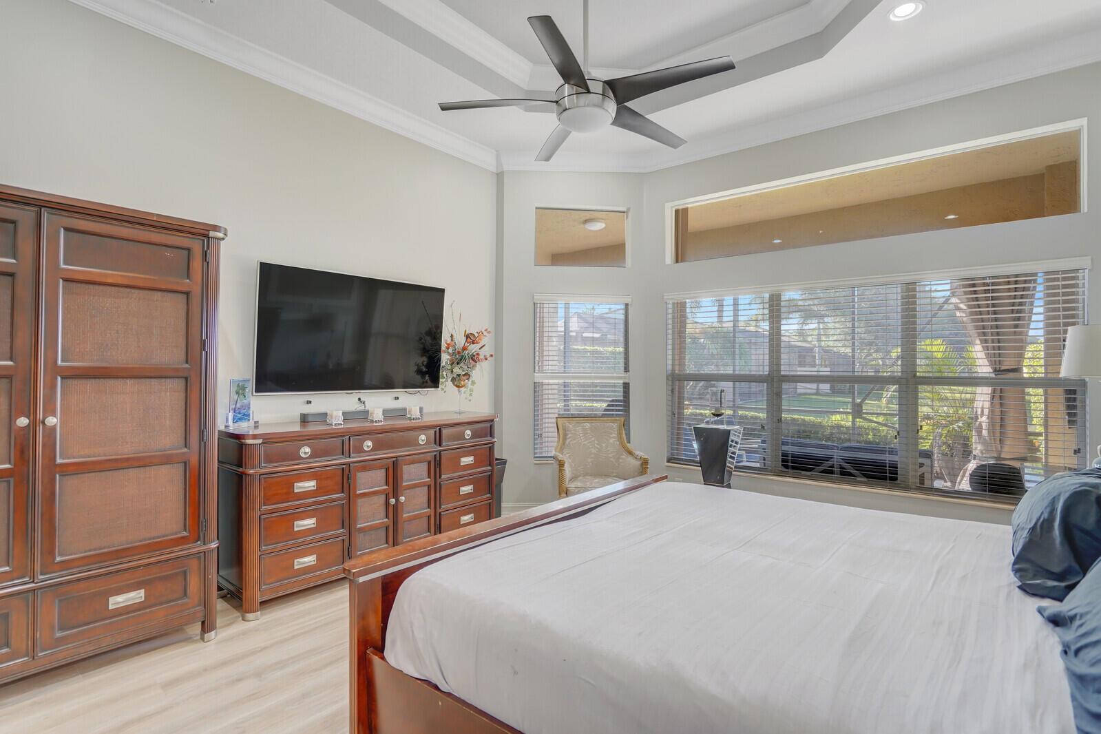VALENCIA POINTE - Residential