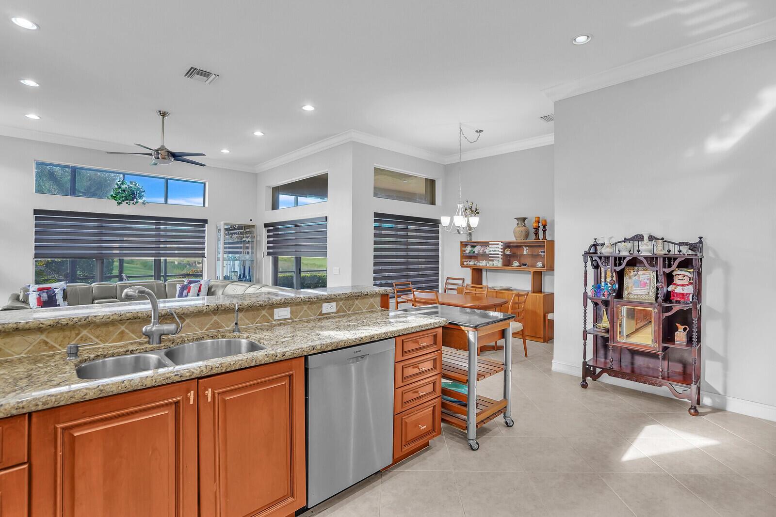 VALENCIA POINTE - Residential
