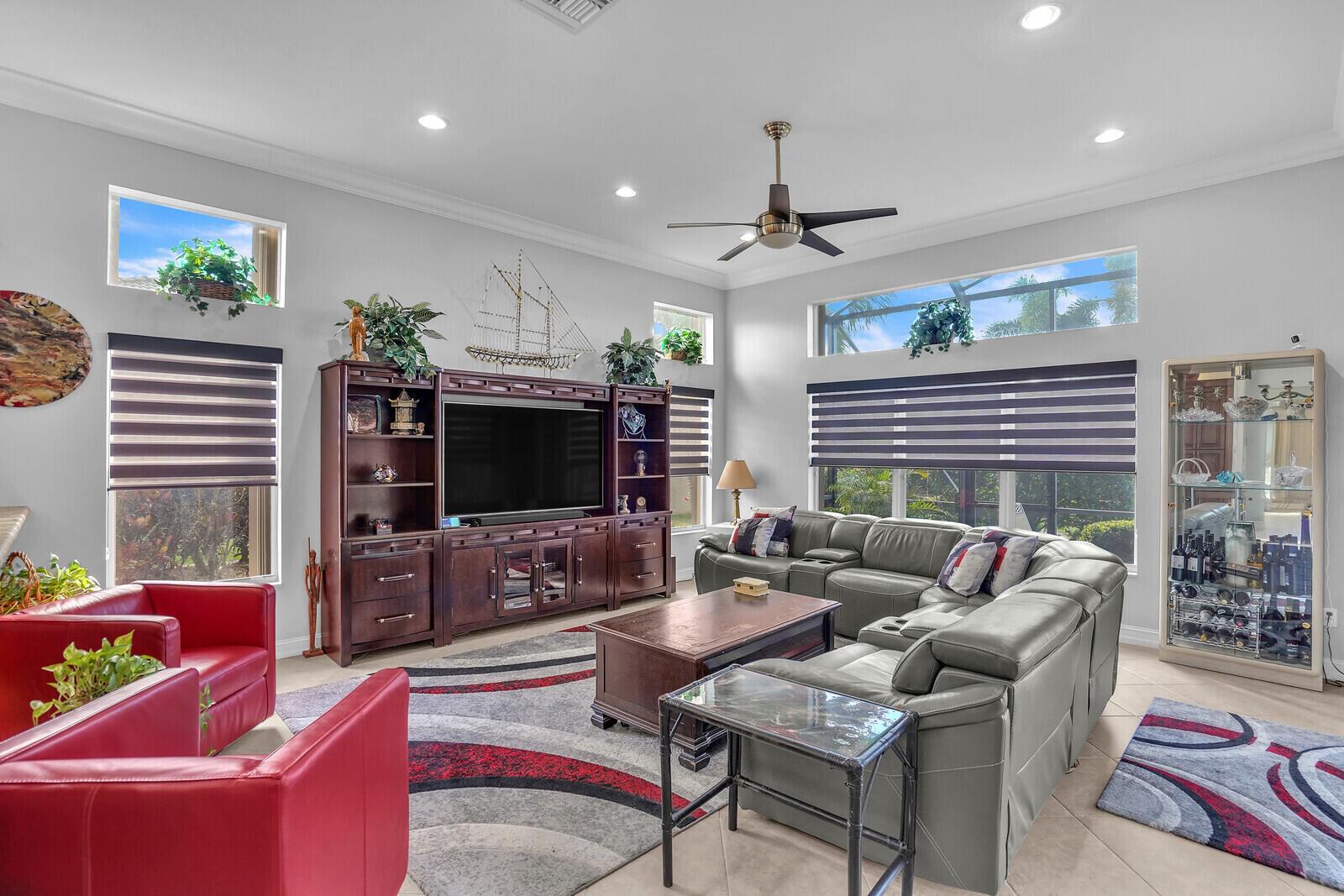 VALENCIA POINTE - Residential