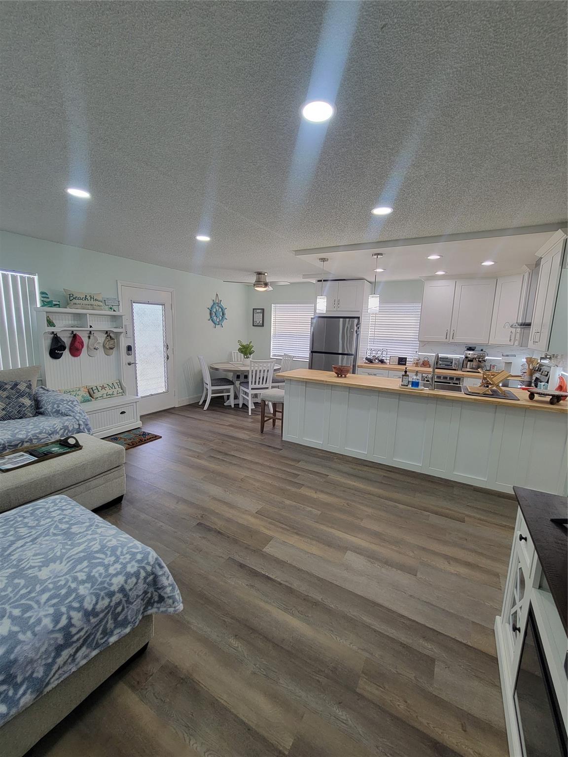 Kings Point Capri A-L - Residential Lease