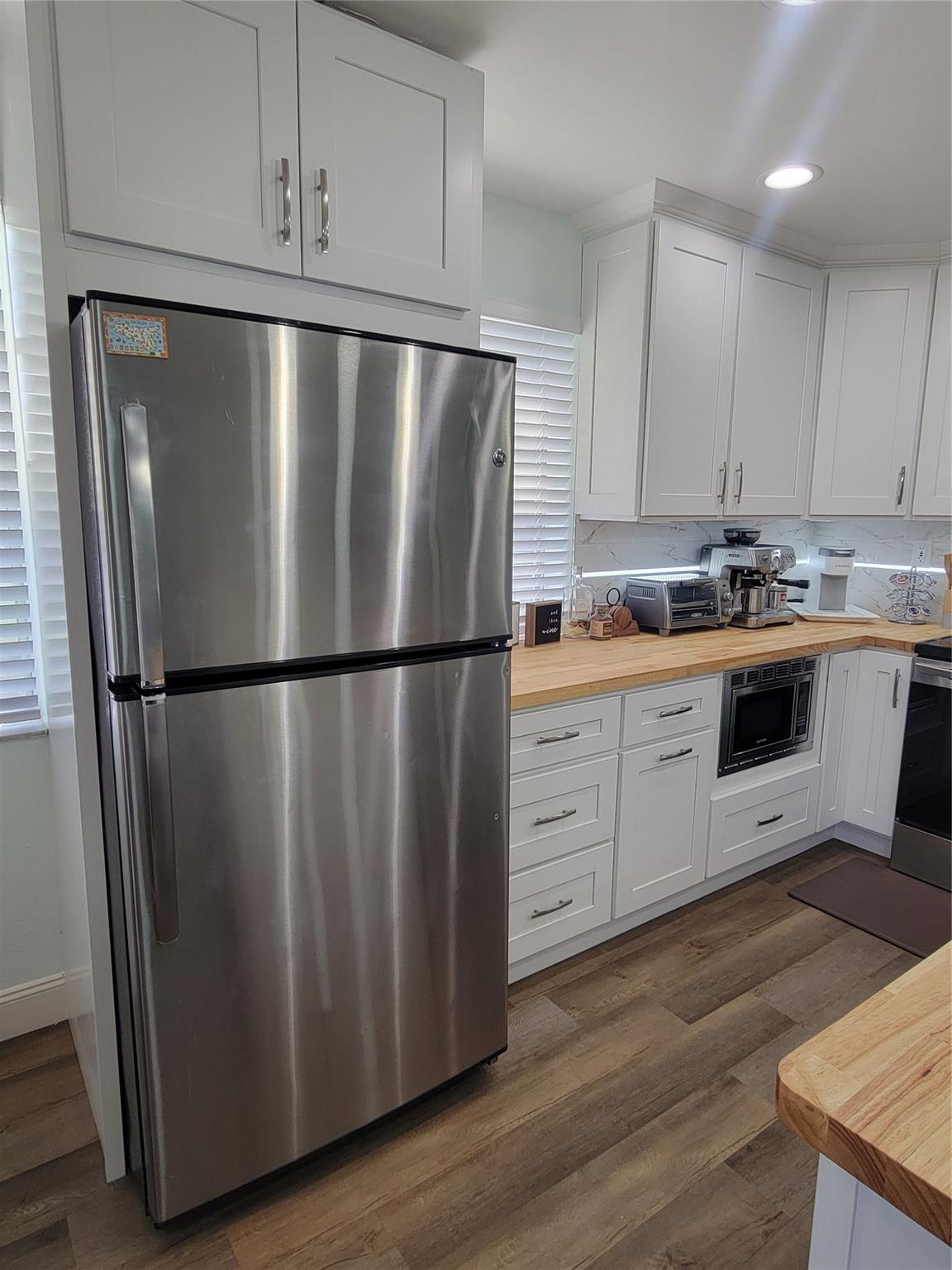 Kings Point Capri A-L - Residential Lease