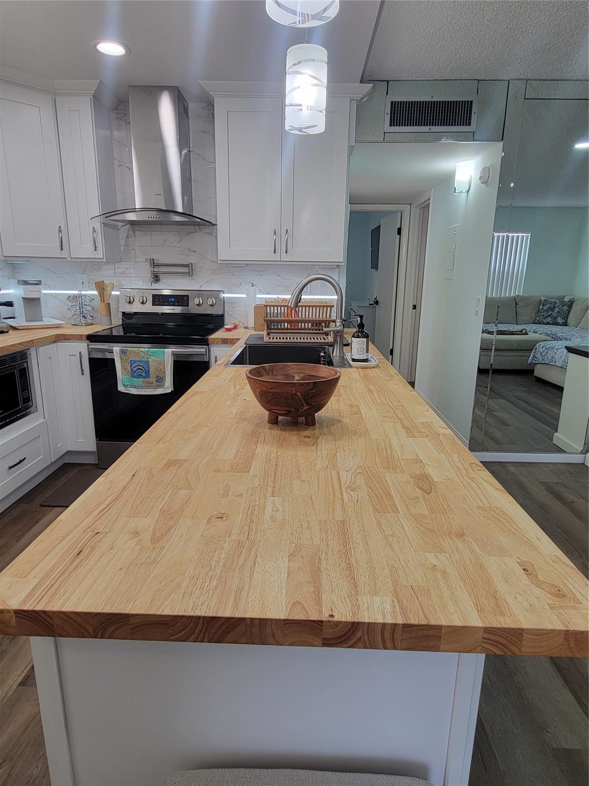 Kings Point Capri A-L - Residential Lease