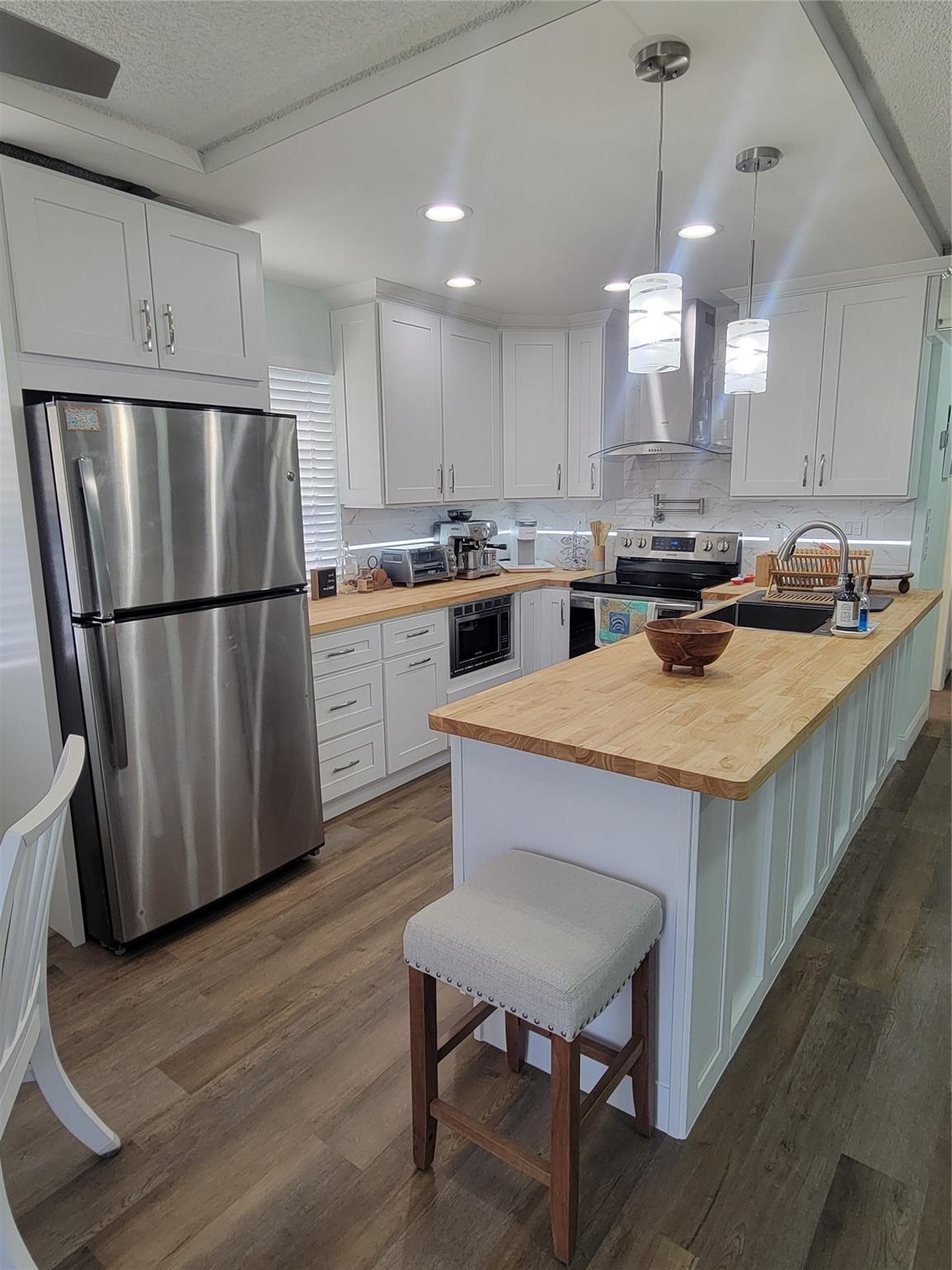 Kings Point Capri A-L - Residential Lease