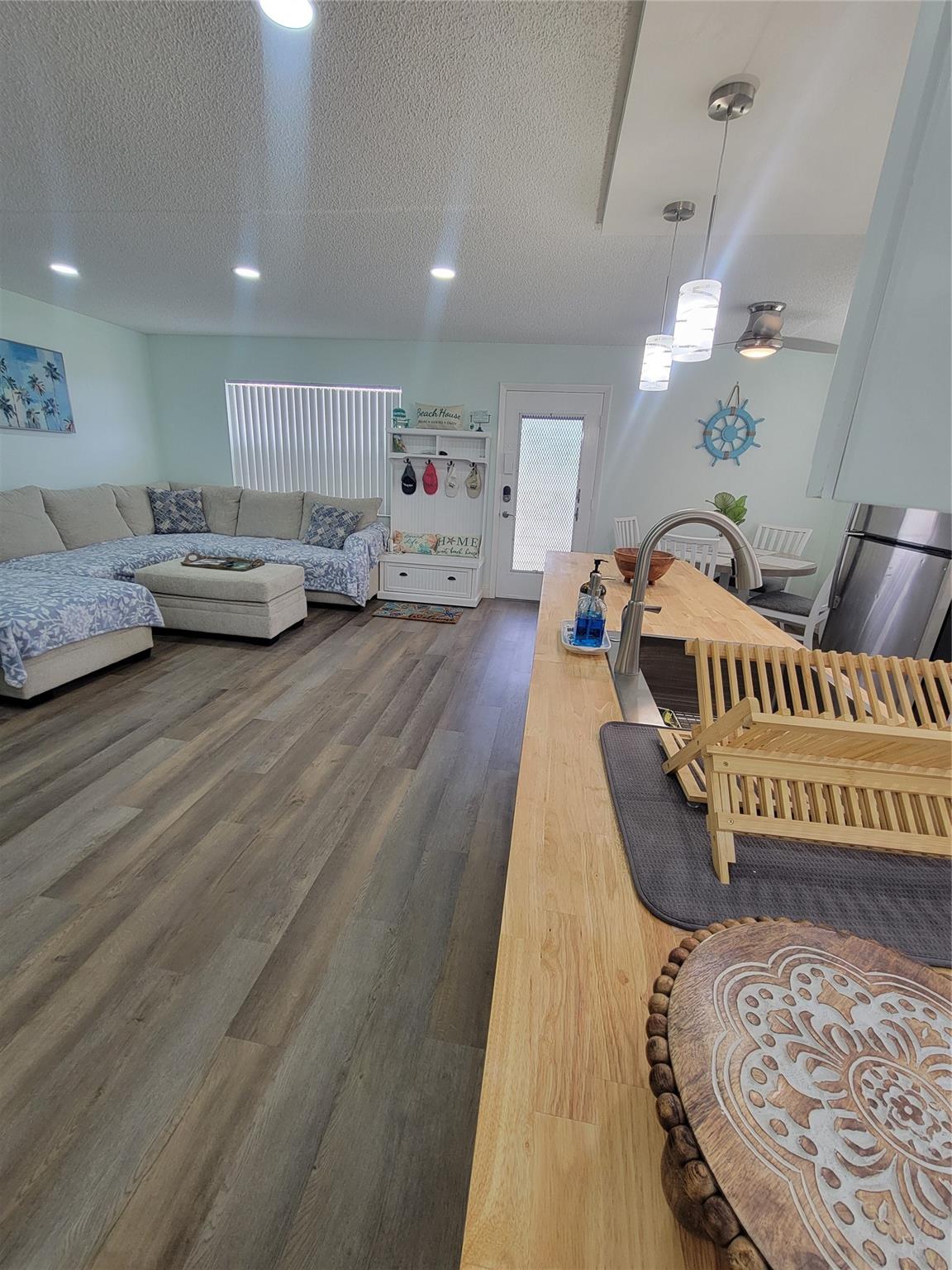 Kings Point Capri A-L - Residential Lease