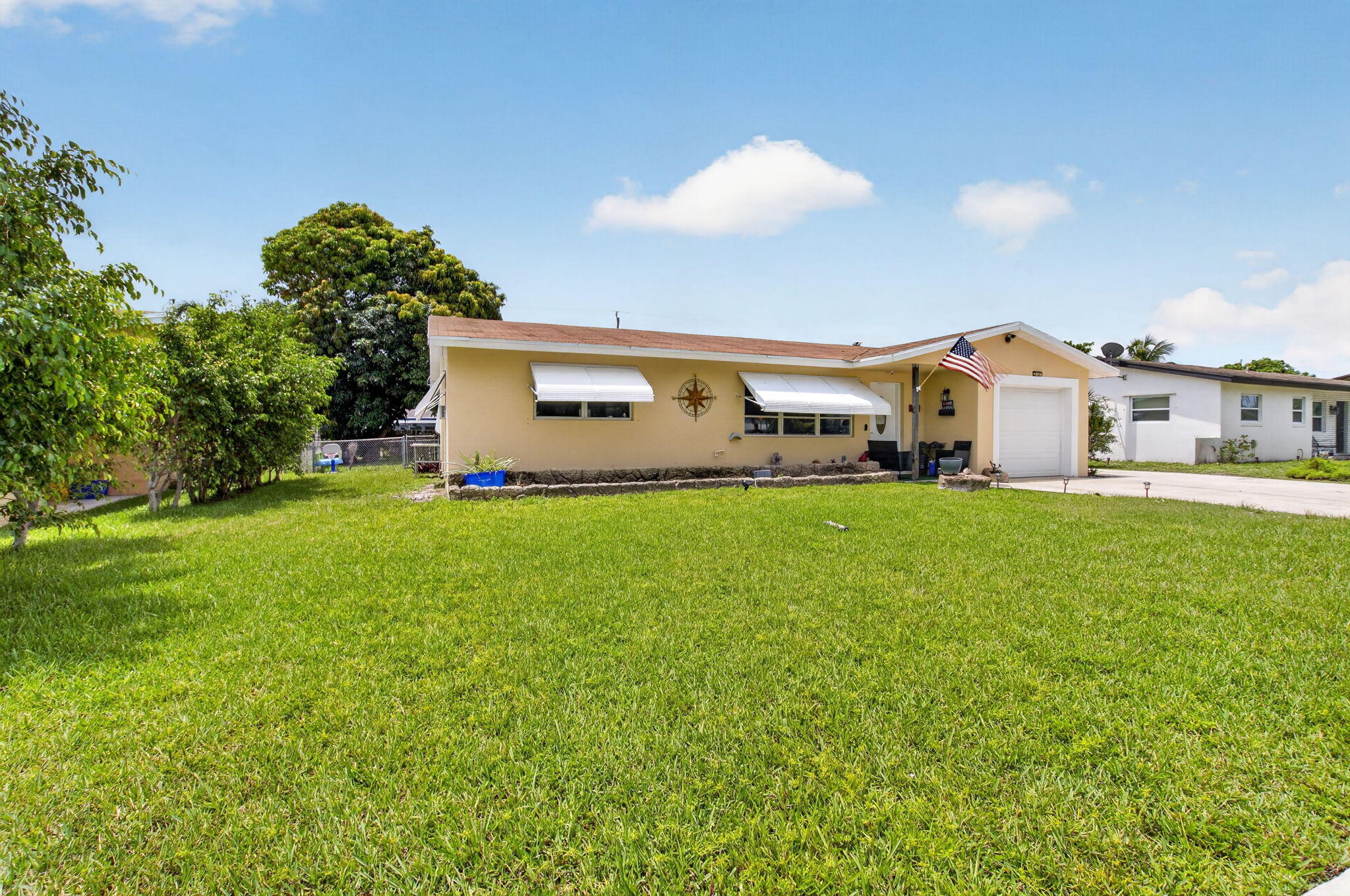 220 SW 10th Avenue