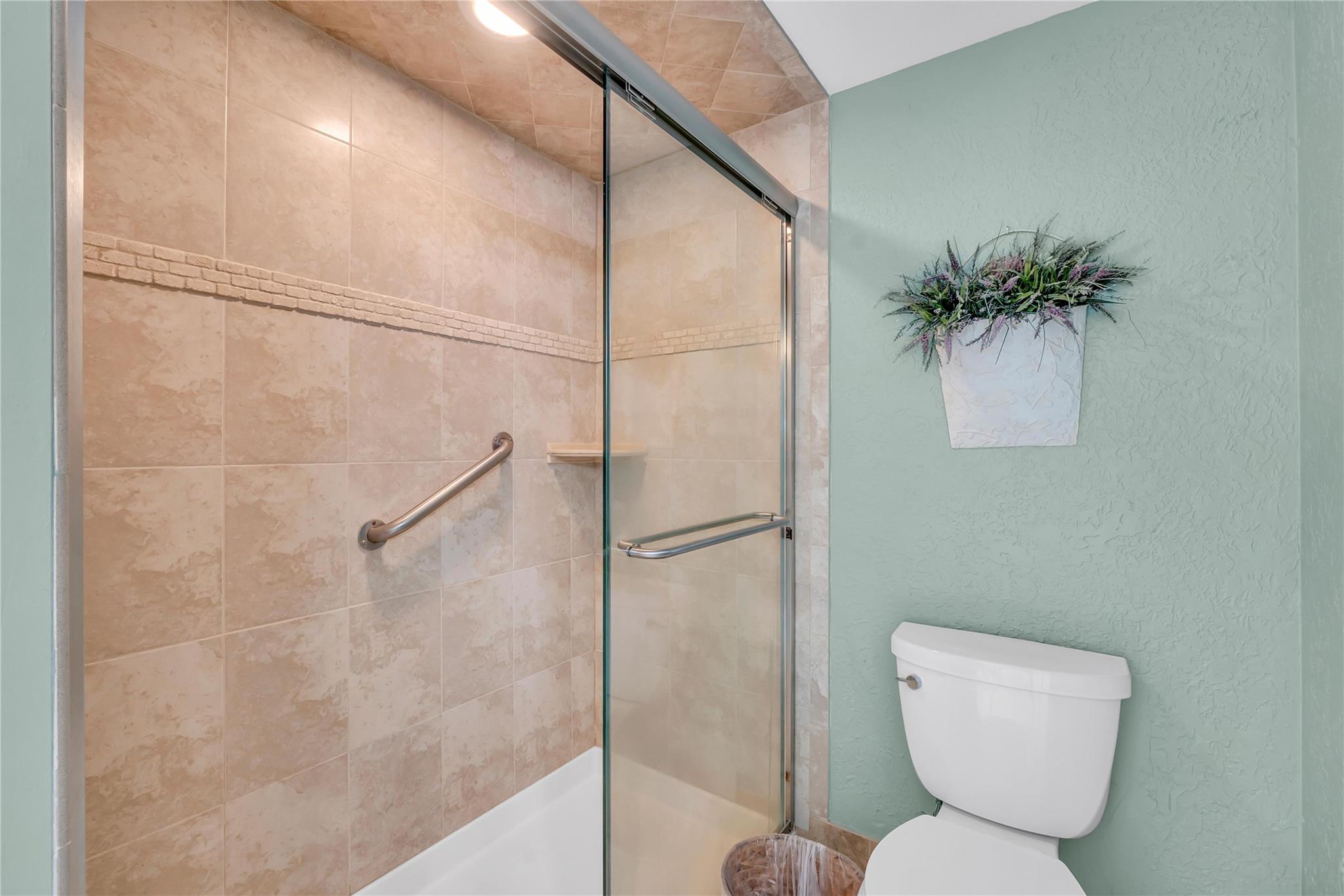 VISTAS OF BOCA LAGO - Residential