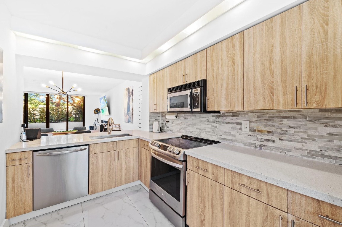 EVERGLADES CLUB - Residential
