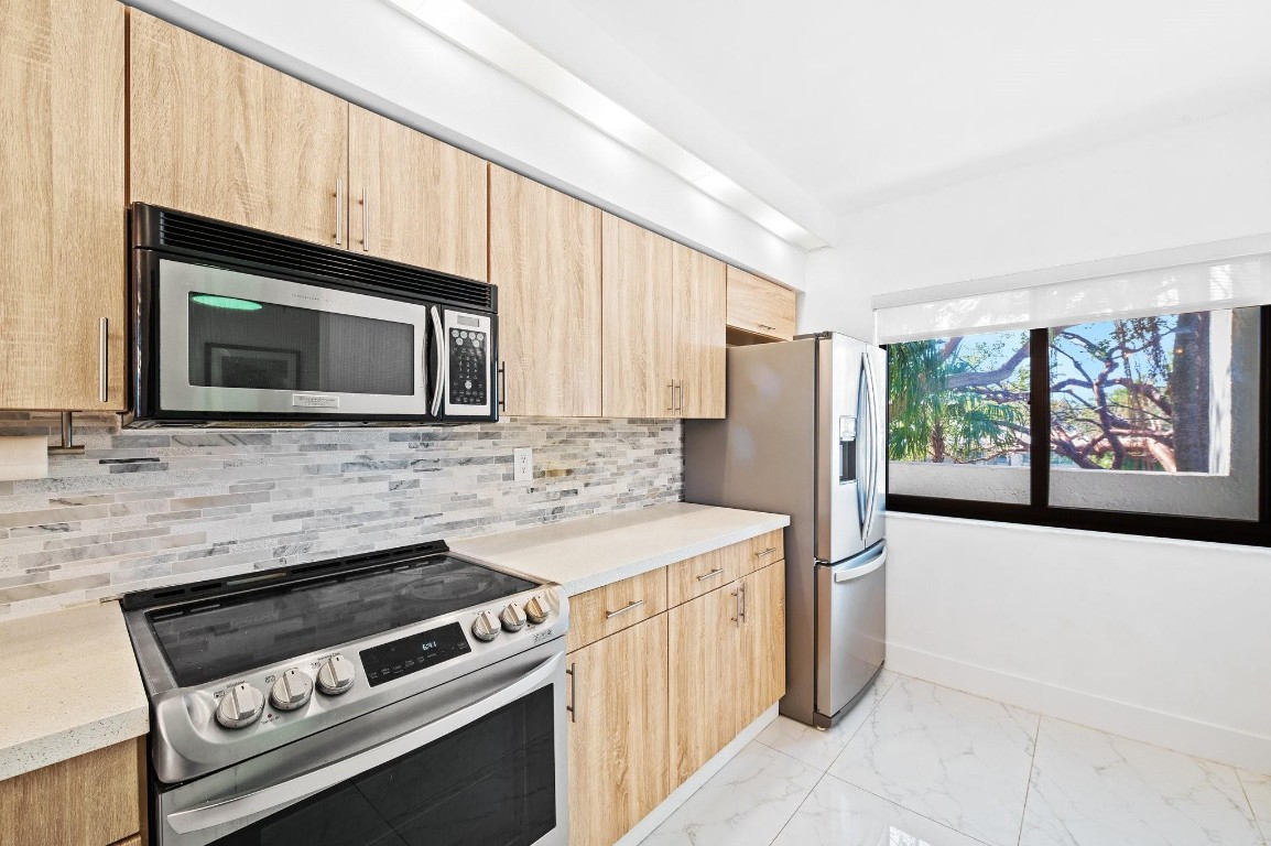 EVERGLADES CLUB - Residential