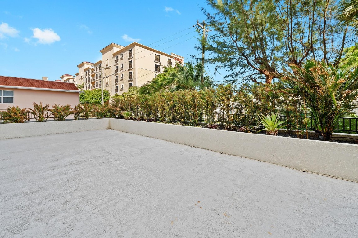 EVERGLADES CLUB - Residential