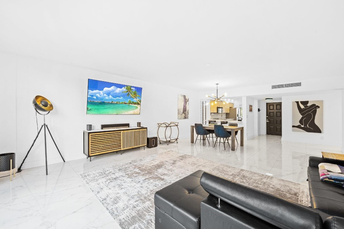 EVERGLADES CLUB - Residential