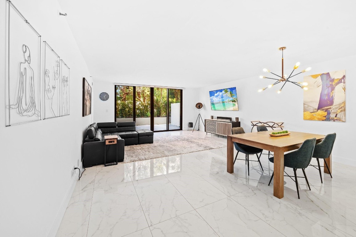 EVERGLADES CLUB - Residential