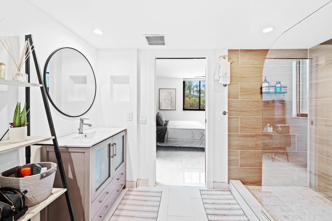 EVERGLADES CLUB - Residential