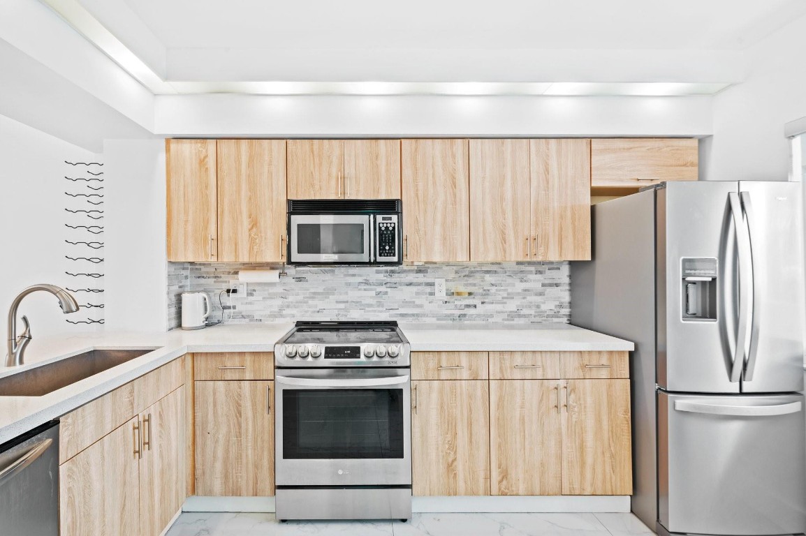 EVERGLADES CLUB - Residential