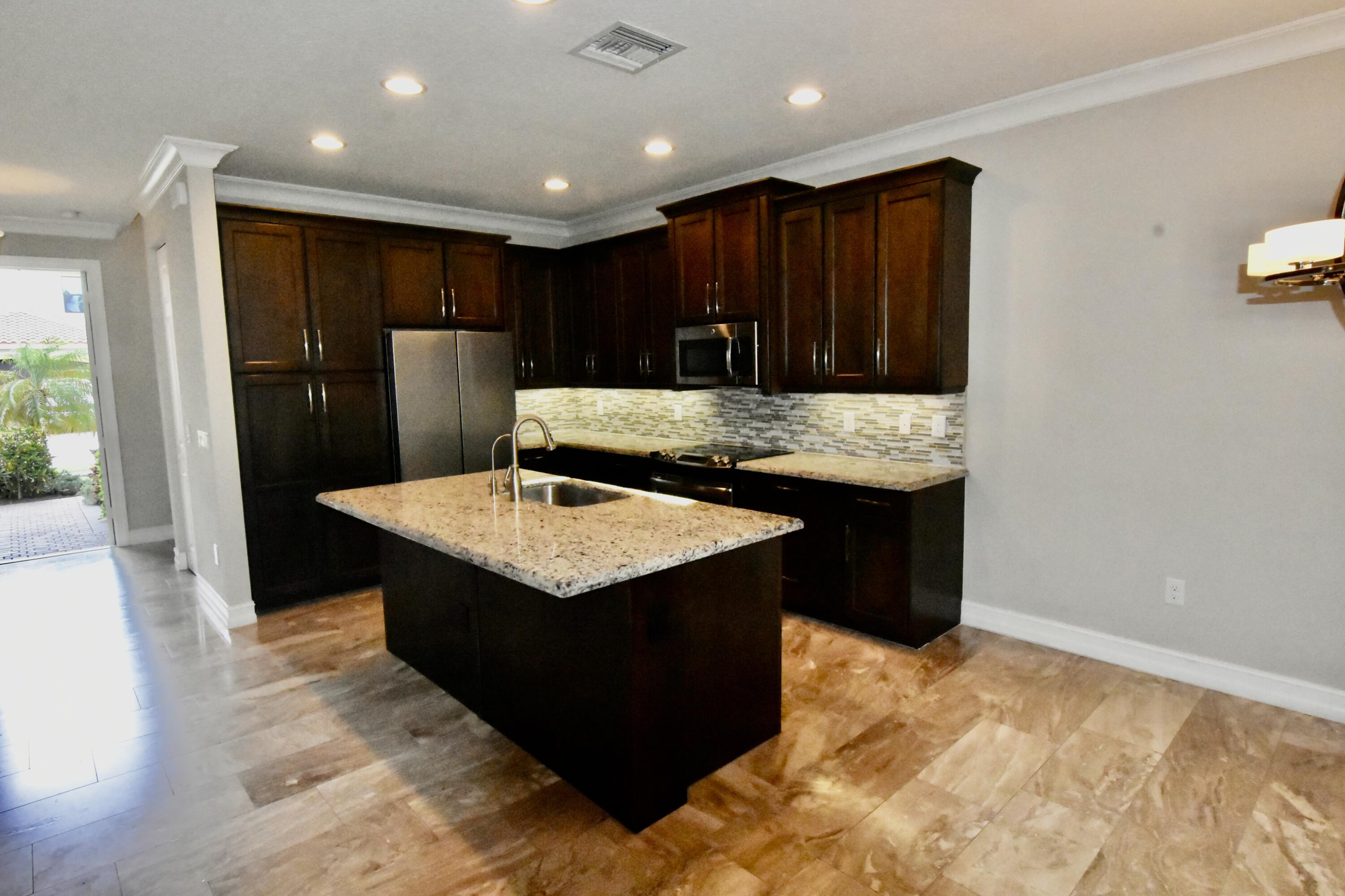 8079 Snowflake Obsidian Trail