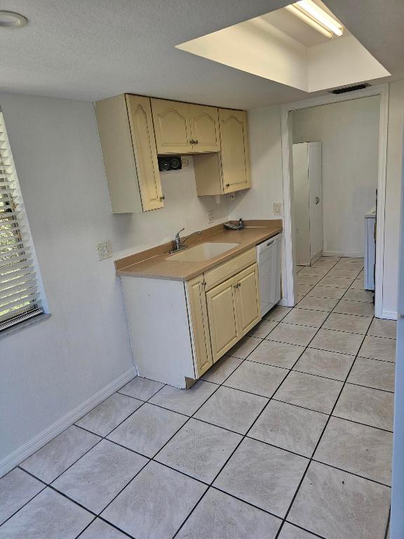 WESTCHESTER WOODS - Residential Lease