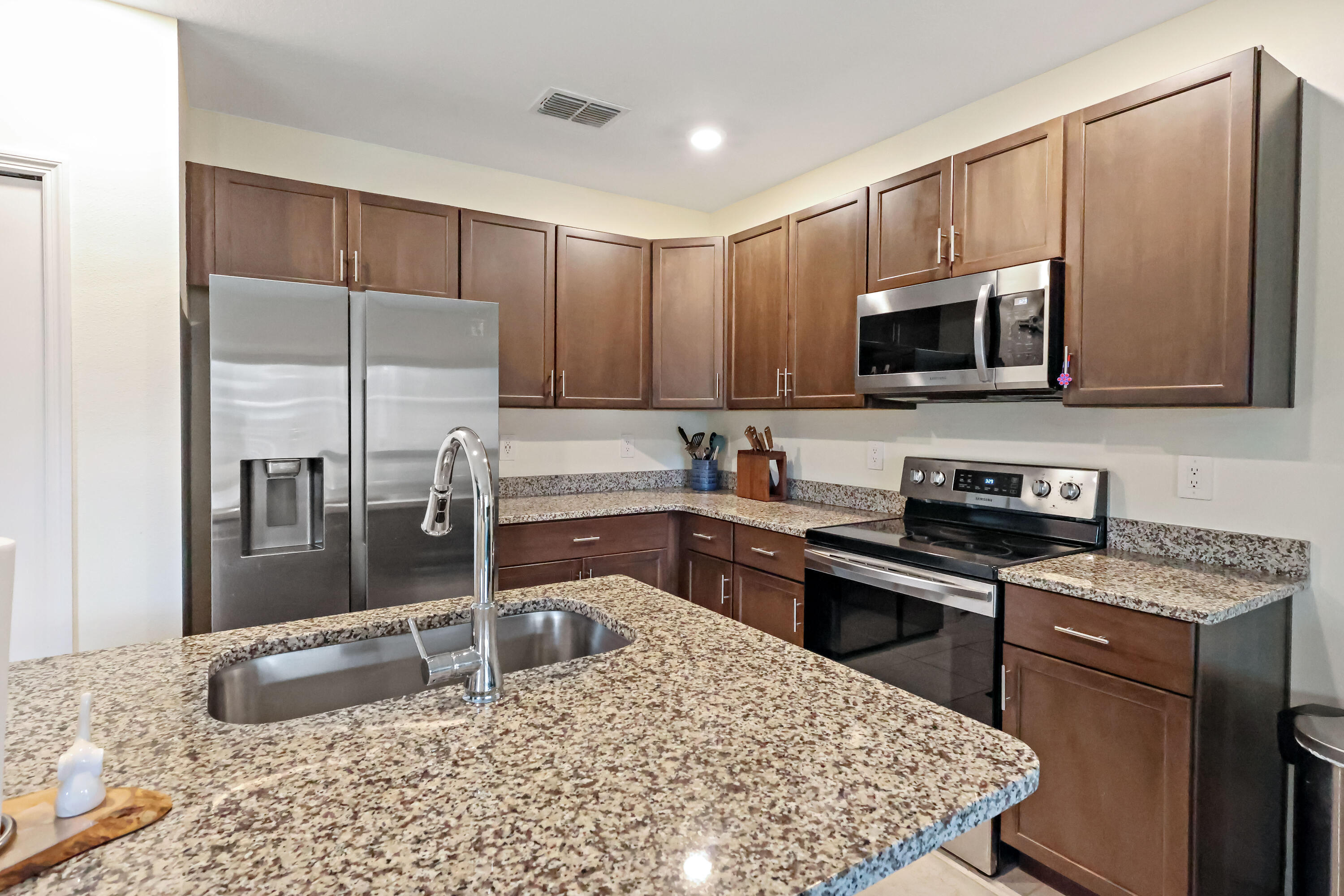 PORT ST LUCIE SECTION 7 - Residential Lease