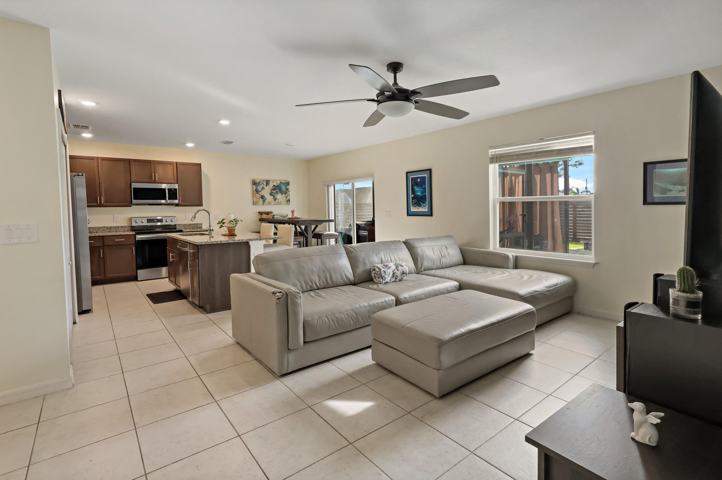 PORT ST LUCIE SECTION 7 - Residential Lease