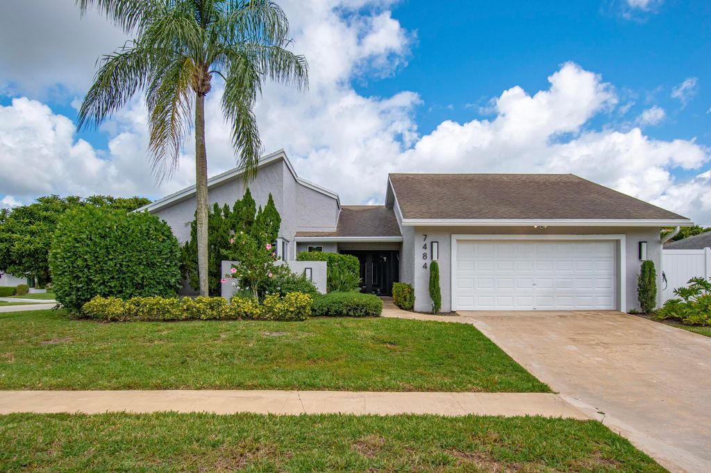 Photo of 7484 Malibu Crescent, Boca Raton, FL 33433 (MLS # B26011374)