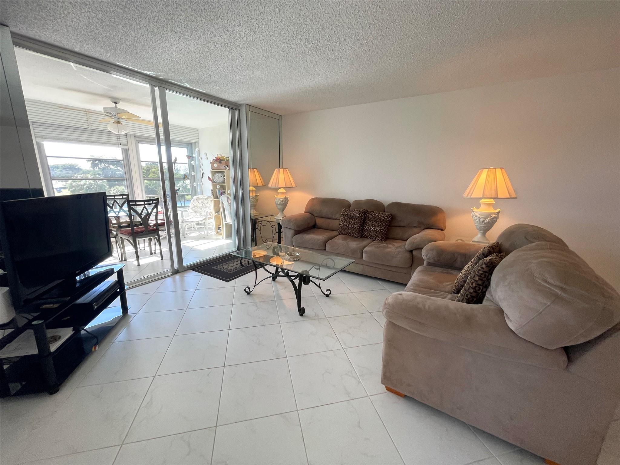 Palm Spring II - Residential